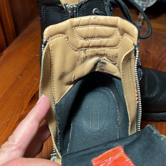 Harley-Davidson woman’s size 9 black leather boots. - Picture 8 of 12